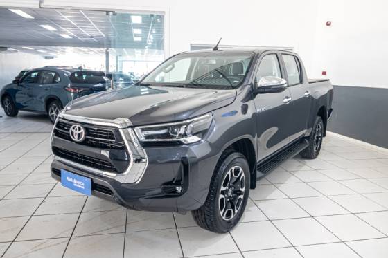 TOYOTA HILUX 2.8 D-4D TURBO DIESEL CD SRV 4X4 AUTOMÁTICO